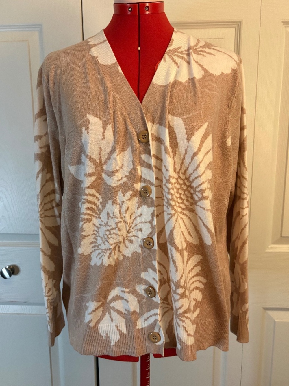 Vila Milano Tan & Cream Floral Cardigan L